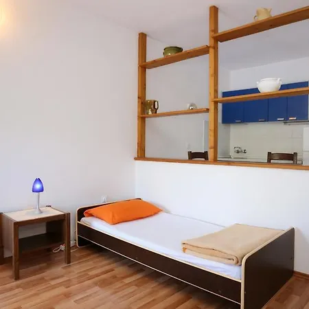 Studio Trstenik 10110a * ترستينيك