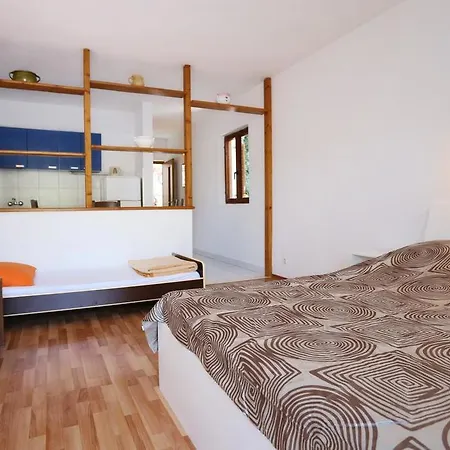 Studio Trstenik 10110a شقة