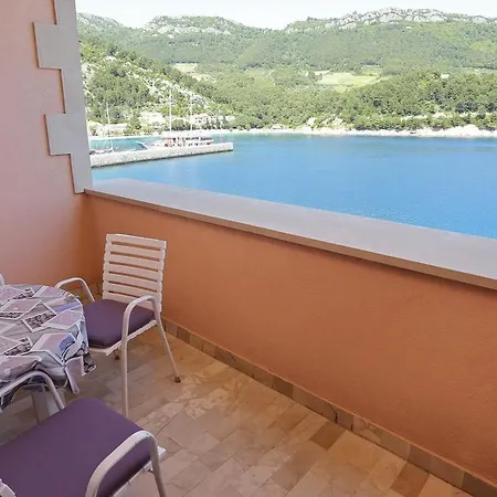 Studio Trstenik 10110a *